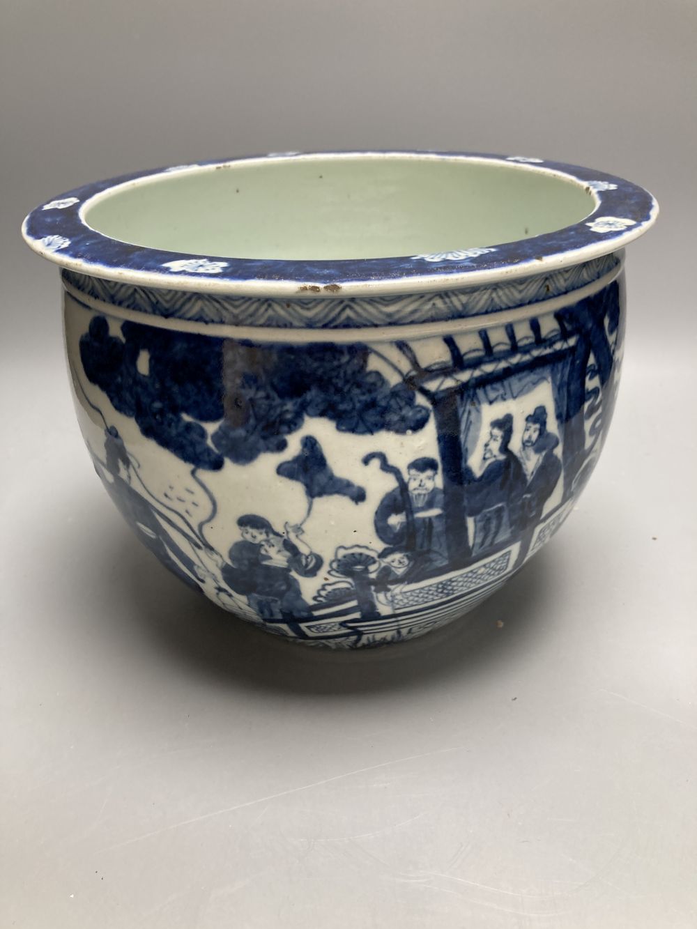 Two Chinese blue and white items